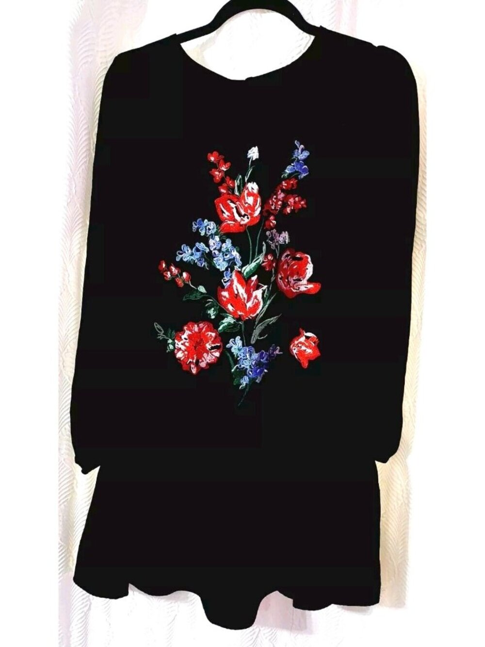 Express Black Embroidered Shift Dress Size Small Floral Long Sleeve  Length 32"